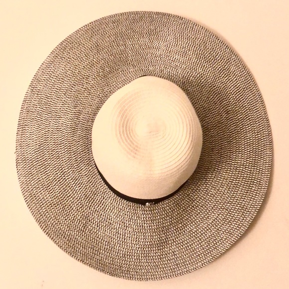 Calvin Klein Wide Brimmed Luxe Sun Hat - Picture 3 of 6